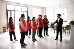 市城投公司志愿者服務隊走進殘疾人托養服務中心獻愛心